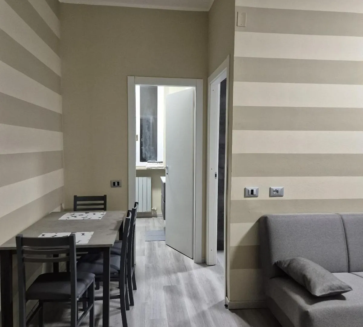 Mia Casa Muggio Apartment