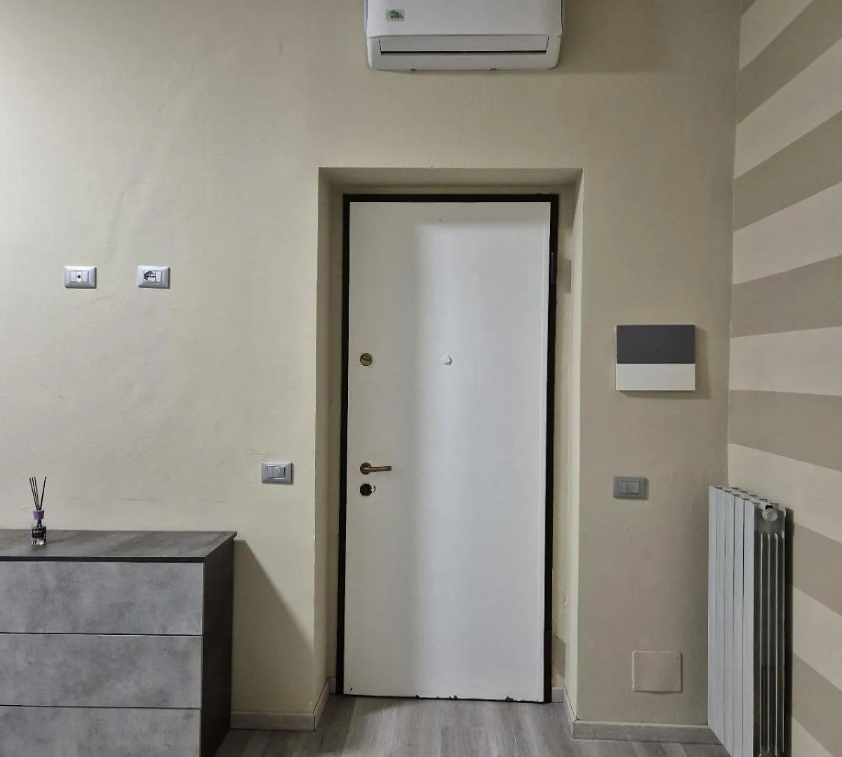 Mia Casa Muggio Apartment